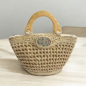 Vintage Straw Tote with Floral Needlepoint Patch and Wooden
Handles